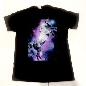 DELTA Women’s Pro Weight Short Sleeve Black T-Shirt With Unicorn Graphic  SIZE M